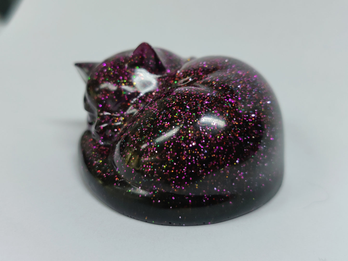 Ikiunta Uinuva kissapatsas, musta ja violetti