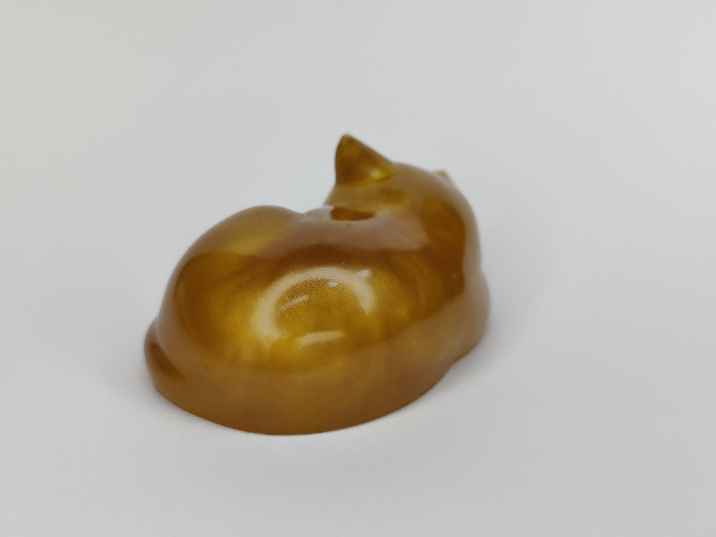 Ikiunta Uinuva kissapatsas, kulta