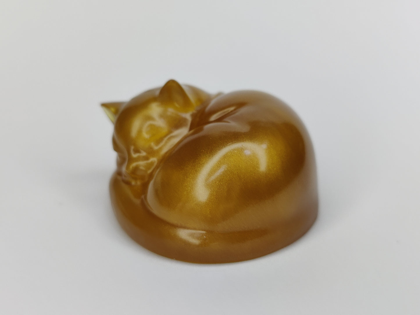 Ikiunta Uinuva kissapatsas, kulta