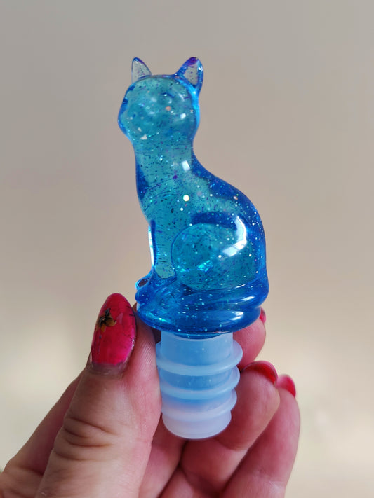 Viinipullon korkki, sininen kissa